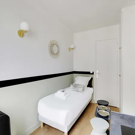 Charming Studio For 1 Person - Mobility Lease Ferienhaus Paris